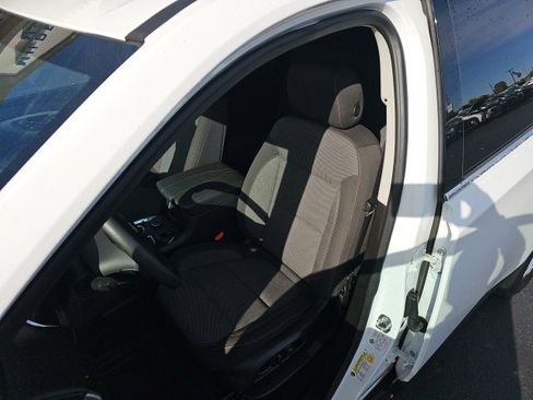 Used 2021 Chevrolet Traverse LS image 32