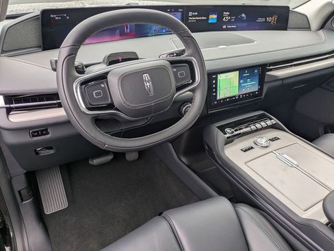 New 2025 Lincoln Navigator L Reserve AWD/4WD image 10