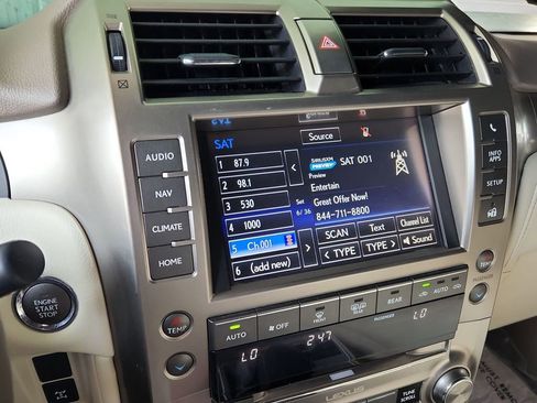 Used 2014 Lexus GX 460 w/ Premium Package image 20