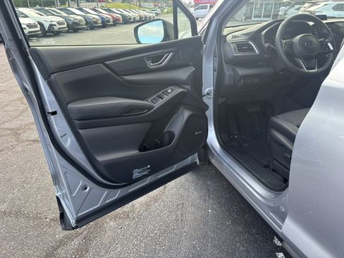 New 2025 Subaru Ascent Limited image 9