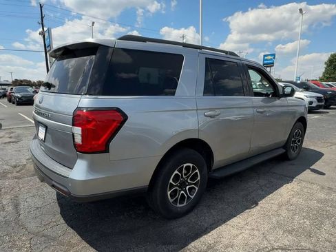 Used 2022 Ford Expedition XLT RWD image 8