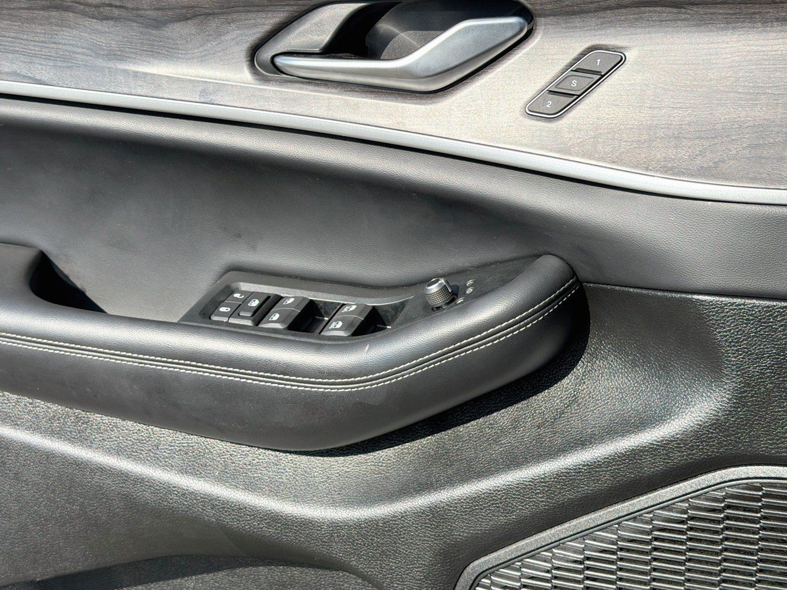 Used 2024 Jeep Grand Cherokee Limited AWD/4WD image 15