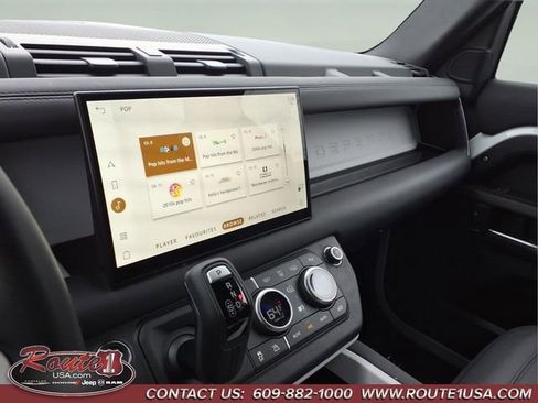 Used 2025 Land Rover Defender 110 S image 29