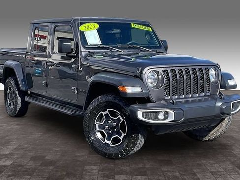 Used 2023 Jeep Gladiator Sport AWD/4WD image 11
