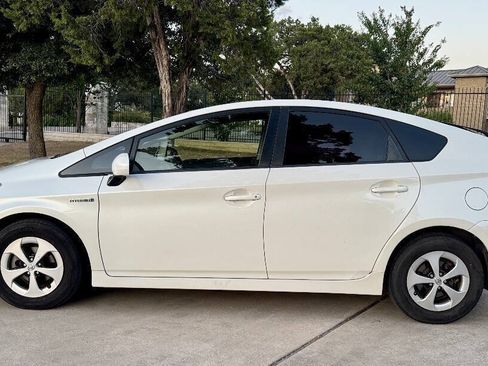 Used 2015 Toyota Prius Two FWD image 7