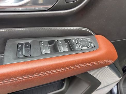 Used 2023 GMC Yukon Denali Ultimate image 9