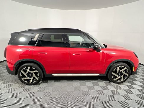 Used 2025 MINI Cooper Countryman S w/ Comfort Package Max image 2