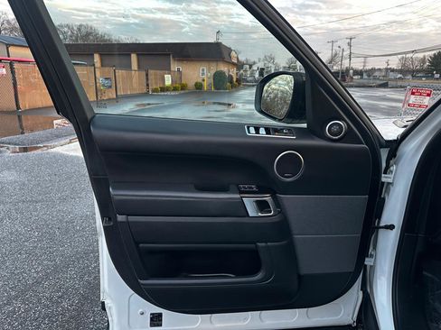 Used 2019 Land Rover Range Rover Sport HSE image 19