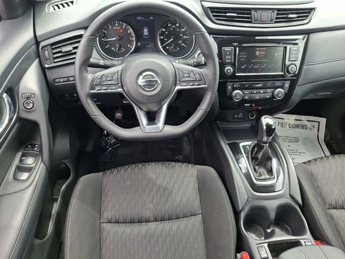 Used 2019 Nissan Rogue SV AWD/4WD image 11