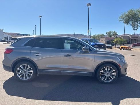 Used 2017 Lincoln MKX Reserve AWD/4WD image 4