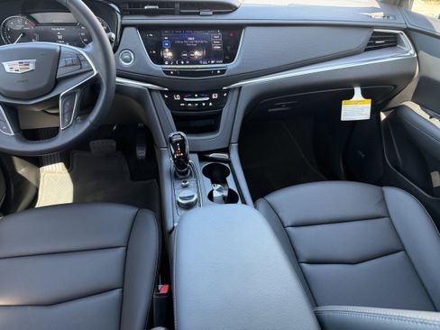 New 2026 Cadillac XT5 Luxury AWD/4WD image 15