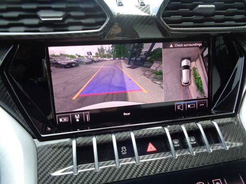 Used 2020 Lamborghini Urus AWD/4WD image 12