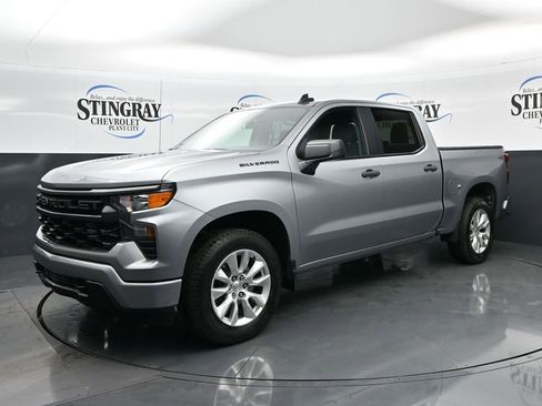 Used 2023 Chevrolet Silverado 1500 Custom image 3