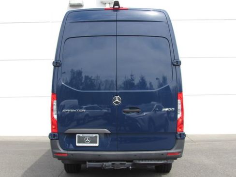 Used 2025 Mercedes-Benz Sprinter 3500 image 7