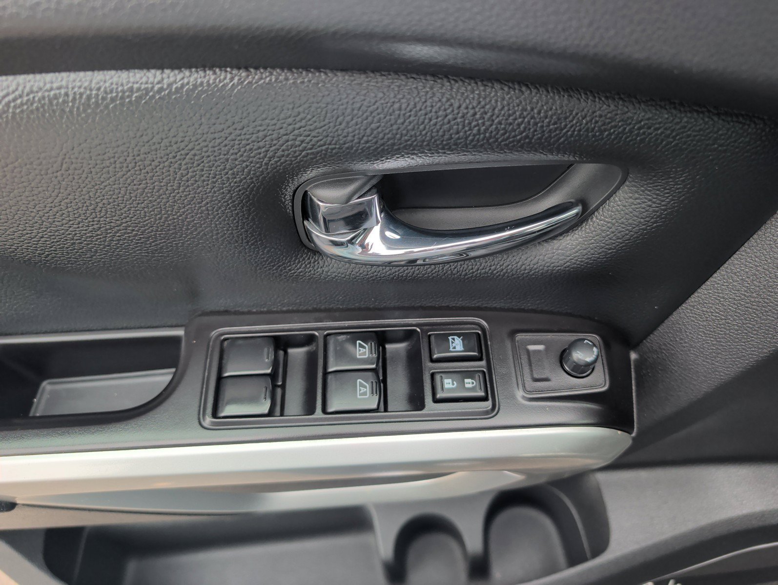Certified 2020 Nissan Titan SL w/ Moonroof Package AWD/4WD image 16