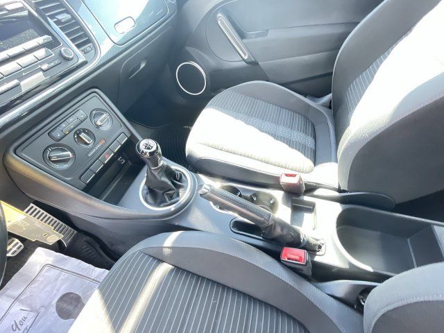 Used 2012 Volkswagen Beetle 2.0T FWD image 15