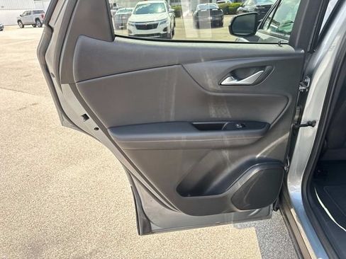 Used 2025 Chevrolet Blazer RS FWD image 15