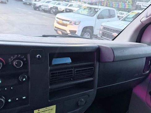 Used 2012 Chevrolet Express 2500 RWD image 15