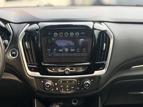 Used 2018 Chevrolet Traverse Premier w/ Driver Confidence II Package FWD image 19