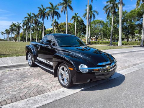 Used 2006 Chevrolet SSR w/ Preferred Equipment Group RWD image 27