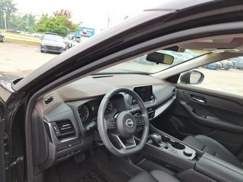 Used 2023 Nissan Rogue SV w/ SV Premium B Package AWD/4WD image 14