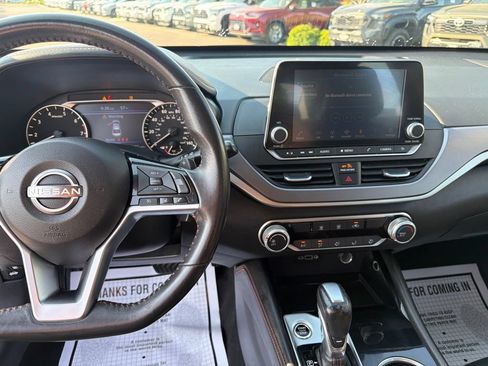Used 2024 Nissan Altima 2.5 SR FWD image 27