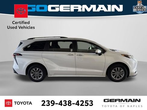Used 2025 Toyota Sienna XLE FWD image 8