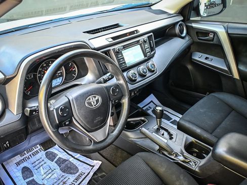 Used 2016 Toyota RAV4 LE FWD image 9