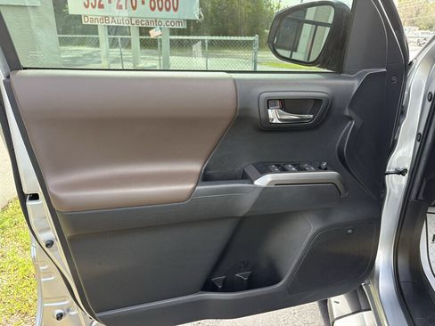 Used 2023 Toyota Tacoma Limited image 7