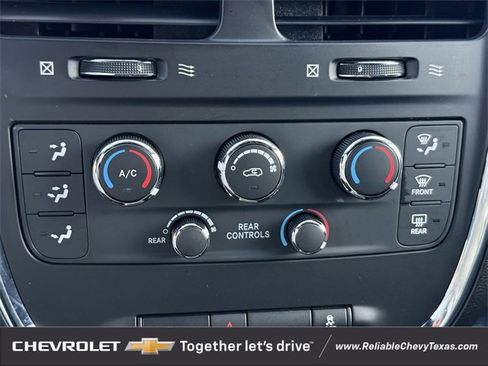 Used 2016 Dodge Grand Caravan SE image 18