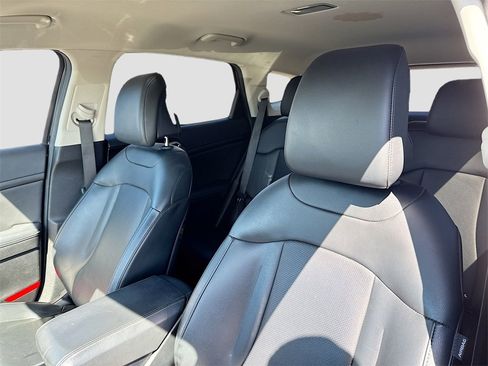 Used 2023 Kia Sportage EX image 12