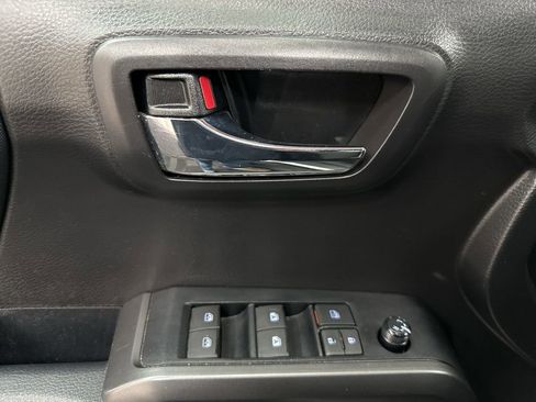 Used 2023 Toyota Tacoma TRD Off-Road w/ Black Out Package (TMS) image 18