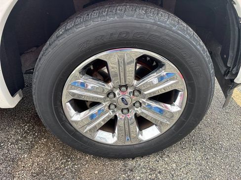 Used 2018 Ford F150 Platinum w/ Equipment Group 701A Luxury AWD/4WD image 8