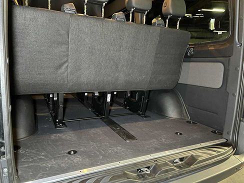 Used 2025 Mercedes-Benz Sprinter 2500 image 18