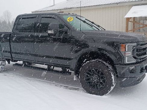 Used 2022 Ford F250 Lariat w/ Black Appearance Package image 1