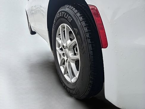 Used 2024 Chrysler Pacifica Touring-L FWD image 37