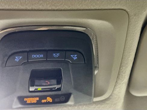 Used 2022 Toyota Corolla Cross L FWD image 22