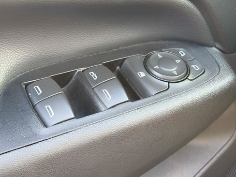 Used 2019 Chevrolet Equinox LT image 24