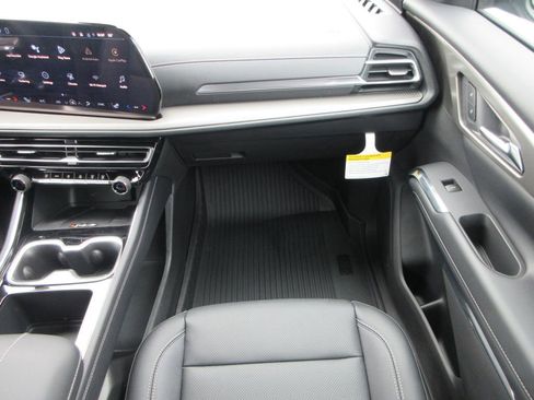 New 2026 Chevrolet Traverse LT w/ Sun and Wheel Package image 15