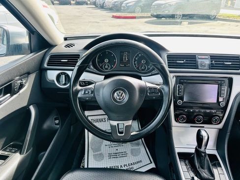 Used 2013 Volkswagen Passat TDI SE image 11