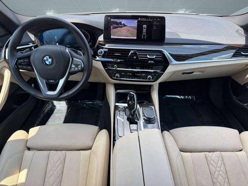 Used 2023 BMW 530i w/ Premium Package RWD image 14