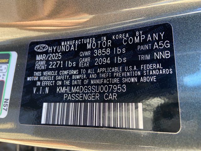Used 2025 Hyundai Elantra Sport FWD image 33