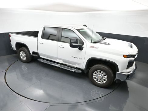 Used 2025 Chevrolet Silverado 2500 LT AWD/4WD image 37