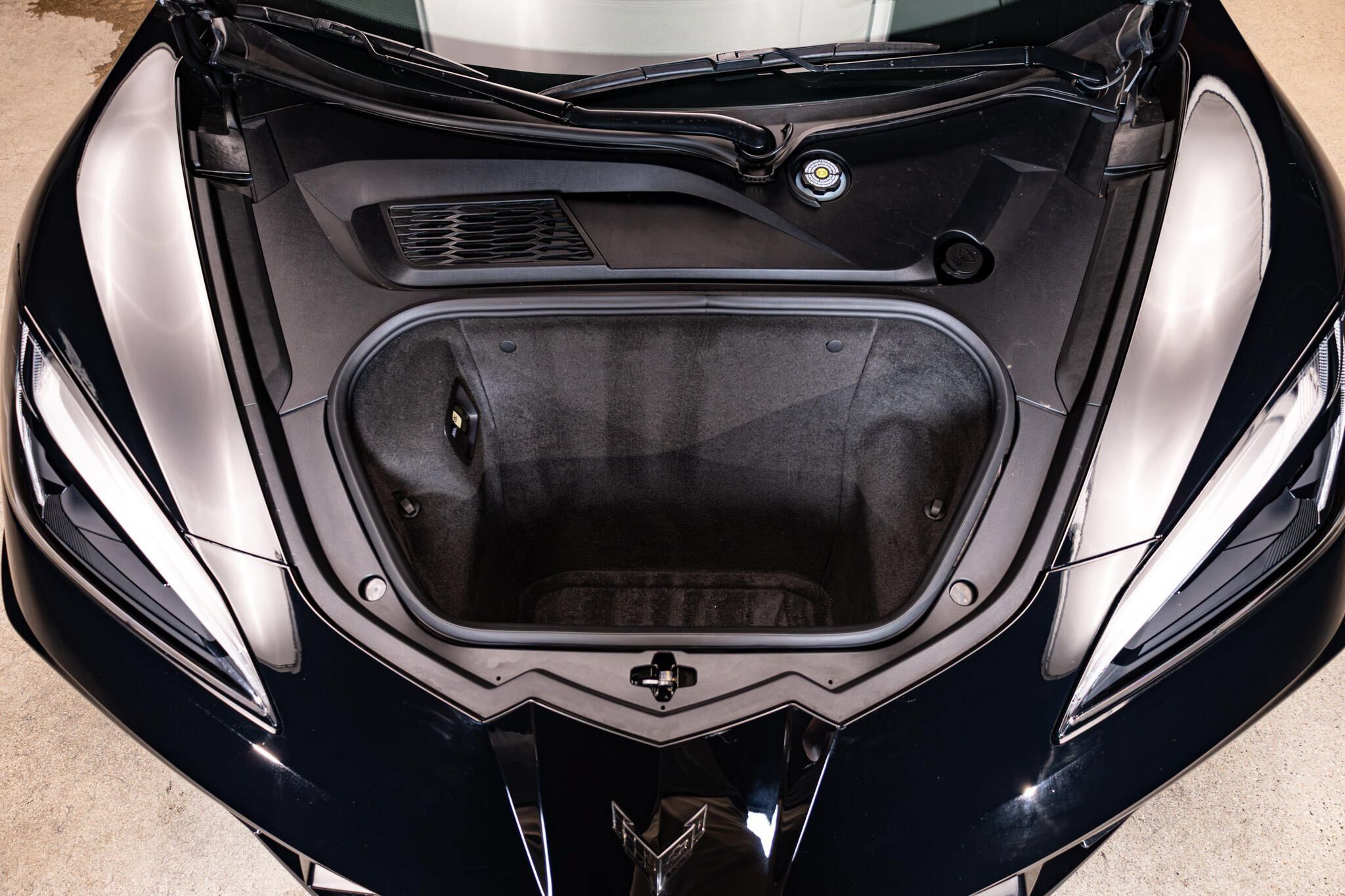 Used 2024 Chevrolet Corvette Stingray Coupe w/ Z51 Performance Package RWD image 26