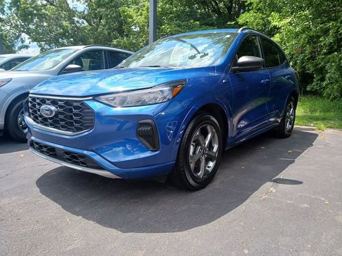 Used 2023 Ford Escape ST-Line w/ Tech Pack #1 AWD/4WD image 1