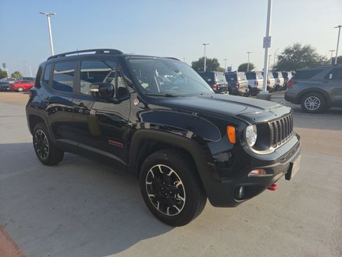 Used 2023 Jeep Renegade Trailhawk AWD/4WD image 4