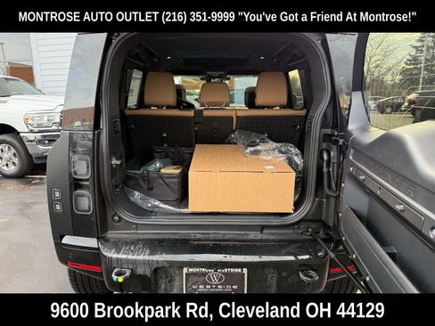 New 2026 Land Rover Defender 110 X-Dynamic SE image 42