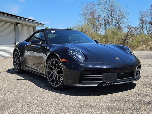 Certified 2025 Porsche 911 Carrera RWD image 9