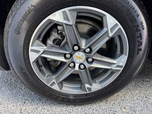 Used 2025 Chevrolet Blazer LT FWD image 30