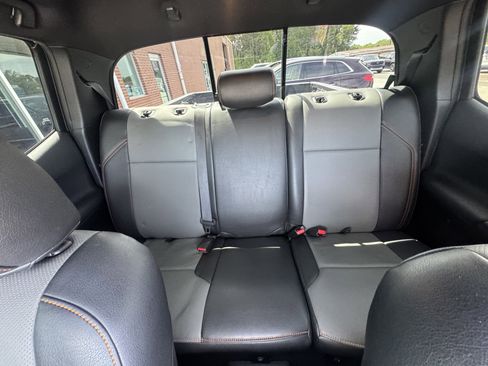 Used 2017 Toyota Tacoma TRD Sport w/ Premium & Technology Package RWD image 10